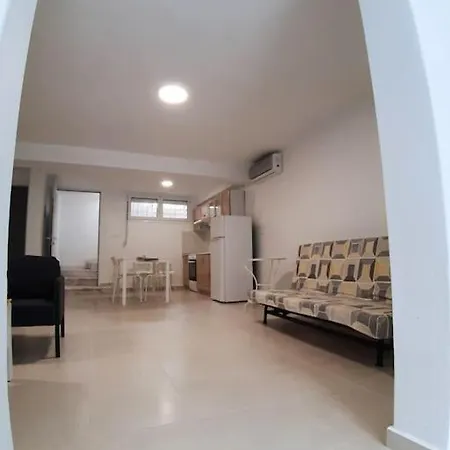 Trikorfo Apartment, 150m From Sandy Psakoudia