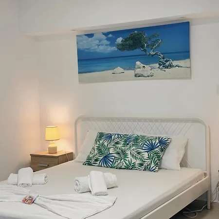 Apartment Trikorfo Apartment, 150m From Sandy