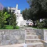Trikorfo Apartment, 150m From Sandy