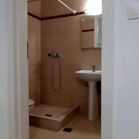 Apartman Trikorfo Apartment, 150m From Sandy