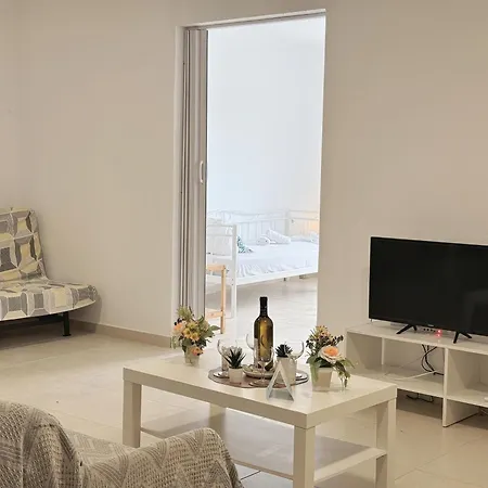 Trikorfo Apartment, 150m From Sandy Apartmán *