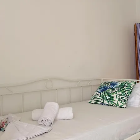 Trikorfo Apartment, 150m From Sandy *