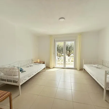 Apartmán Trikorfo Apartment, 150m From Sandy Psakoudia