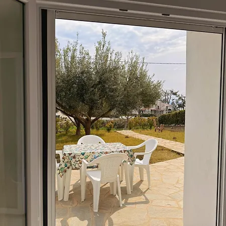 Trikorfo Apartment, 150m From Sandy Psakoudia