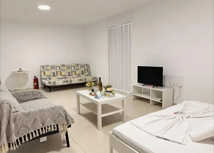 Trikorfo Apartment, 150m From Sandy