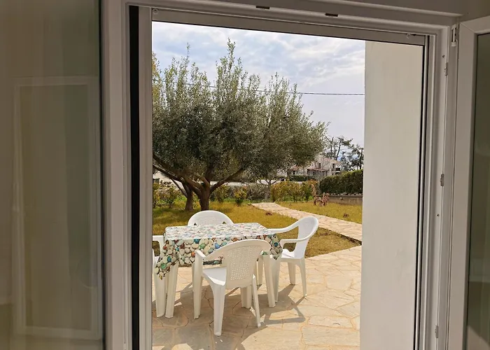 Trikorfo Apartment, 150m From Sandy Psakoudia